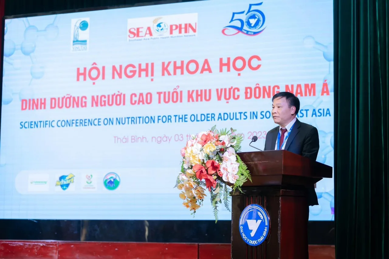 Hiệu trưởng Đại học Y Dược Thái Bình phát biểu Hội nghị