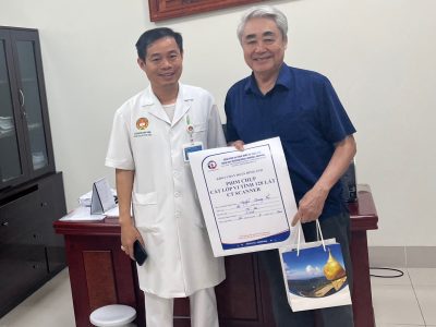 Tiến sĩ Nguyễn Văn Tuấn cùng NSDN Quang Thọ